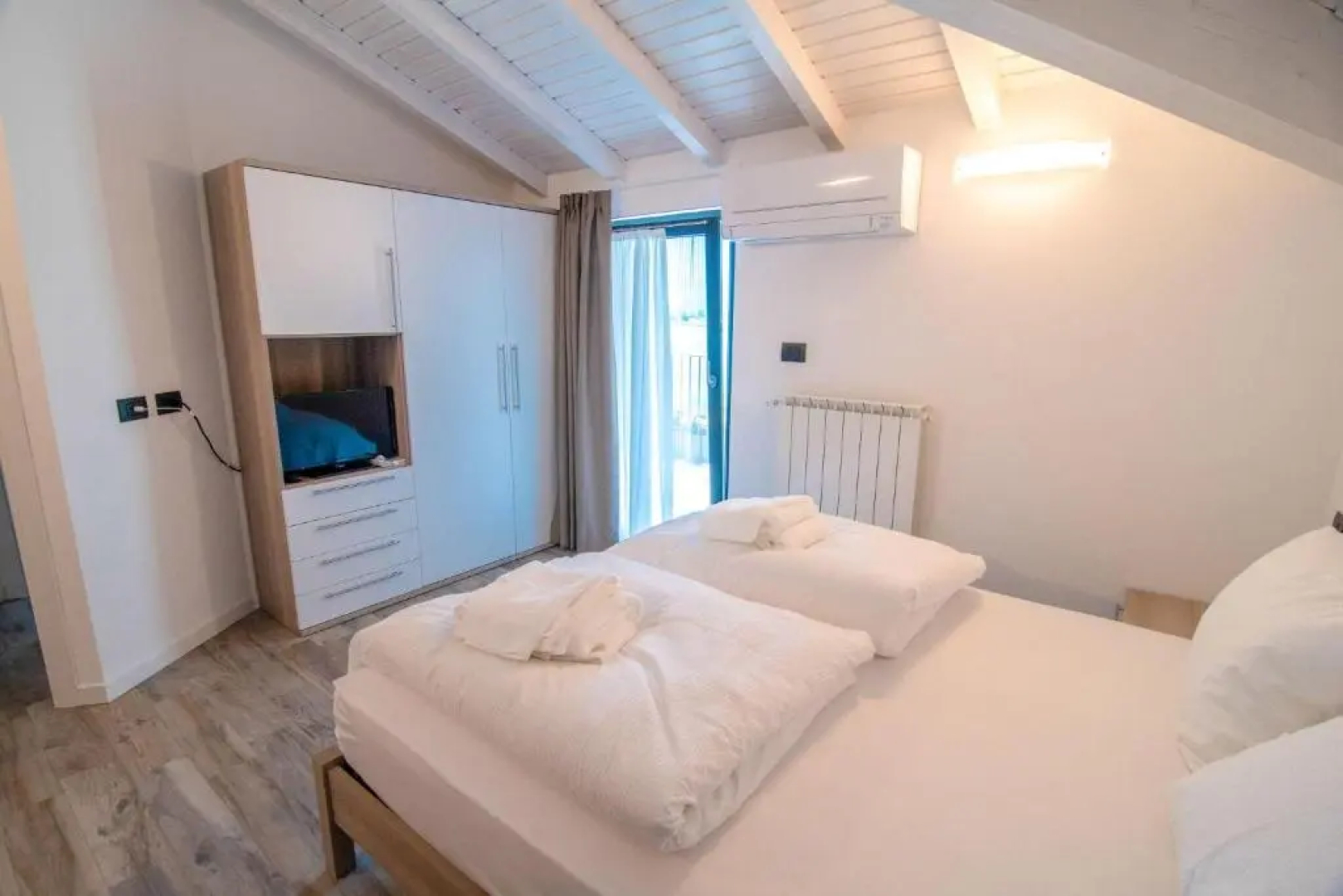 Dascio Silence Ferienwohnung mit Panorama Balkon