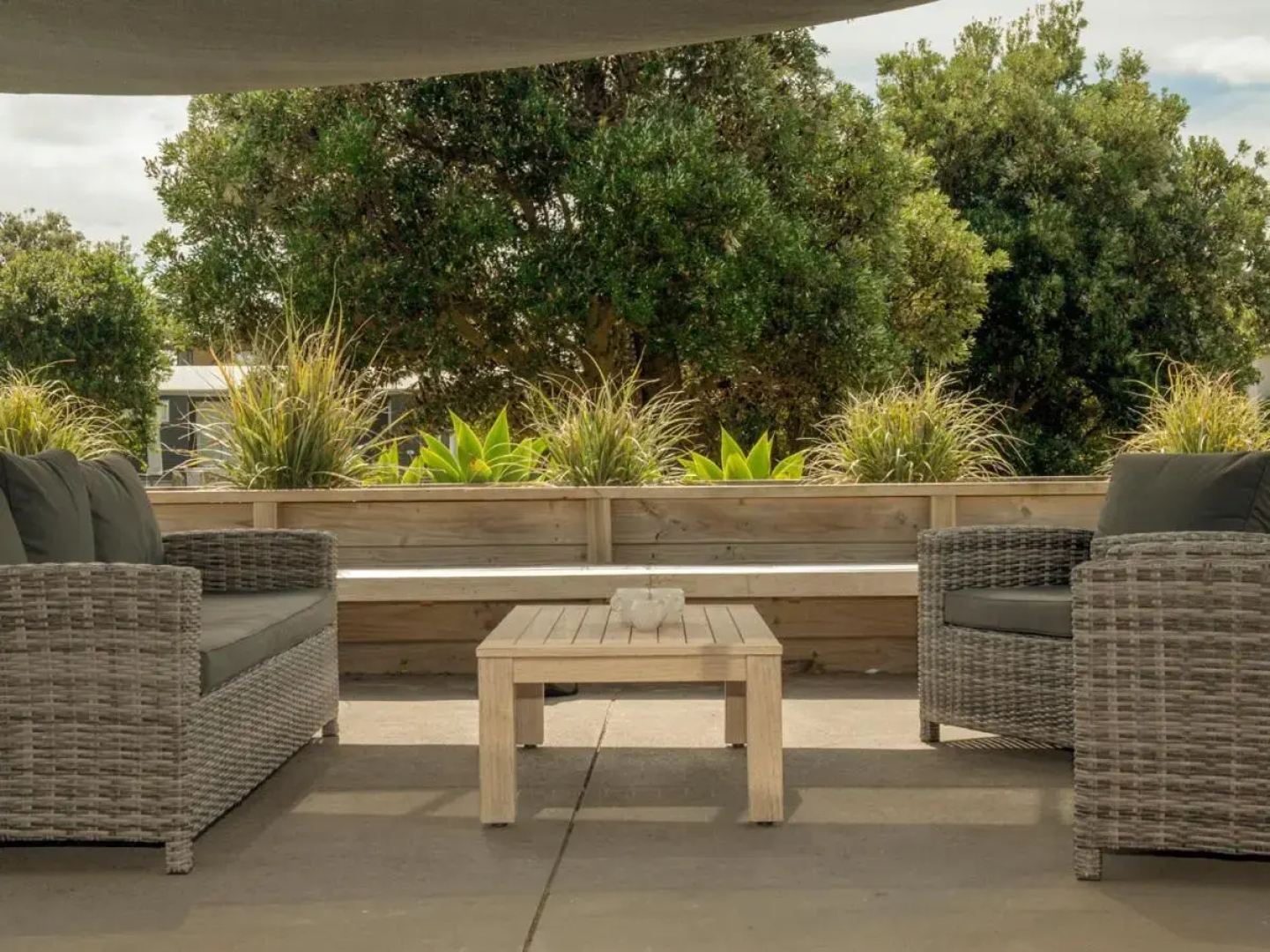 Sands Beach House - Matarangi Holiday Home
