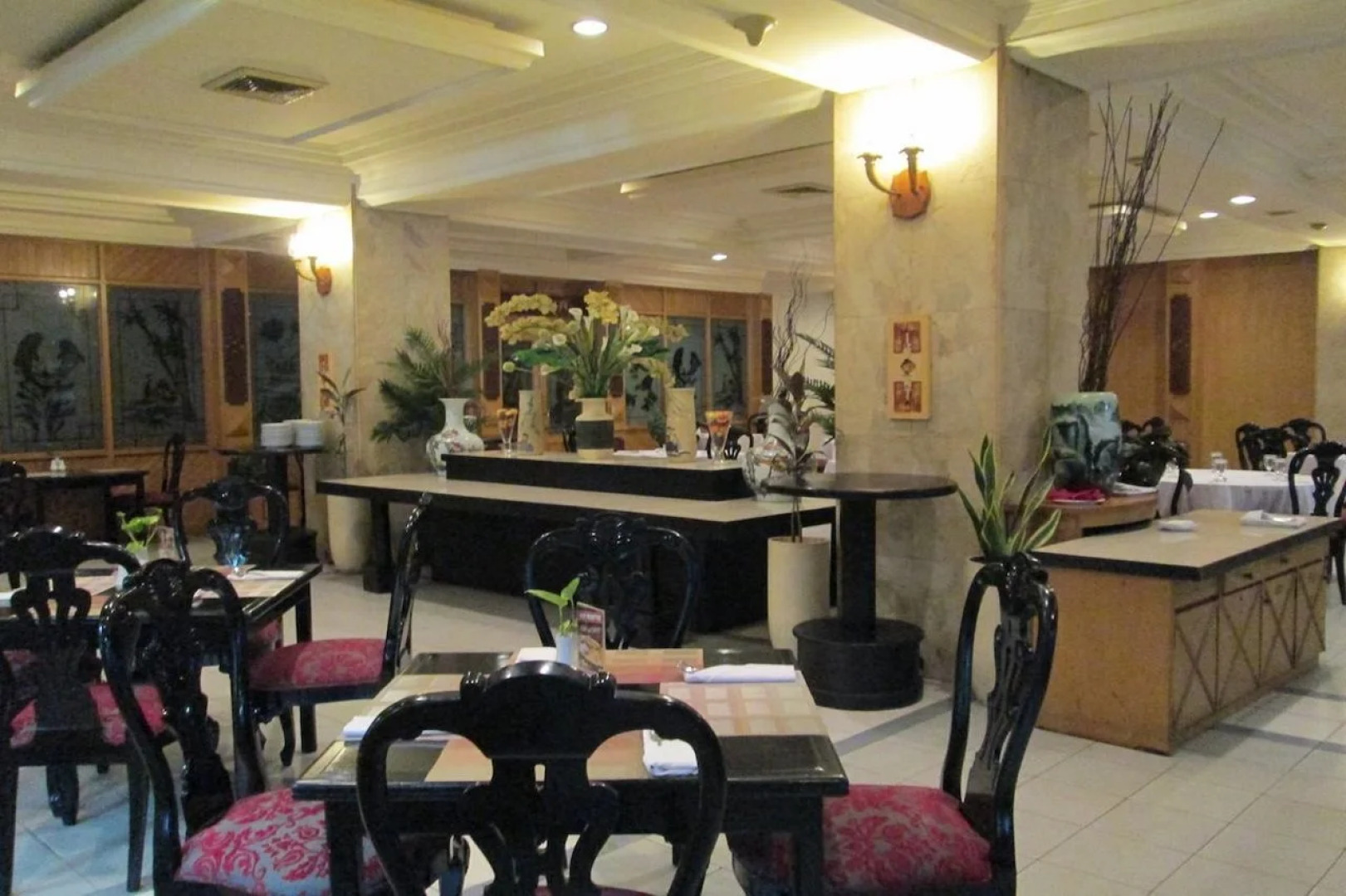 Capital O 1735 Adika Bahtera Hotel