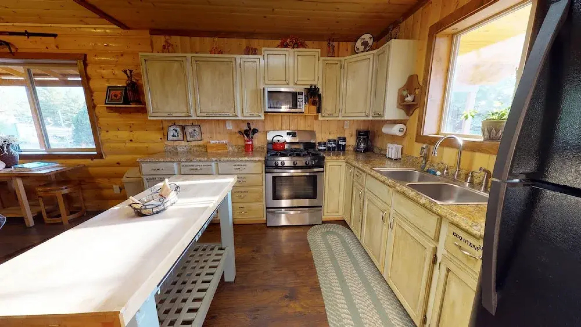 Cozy Mountain AfriCabin