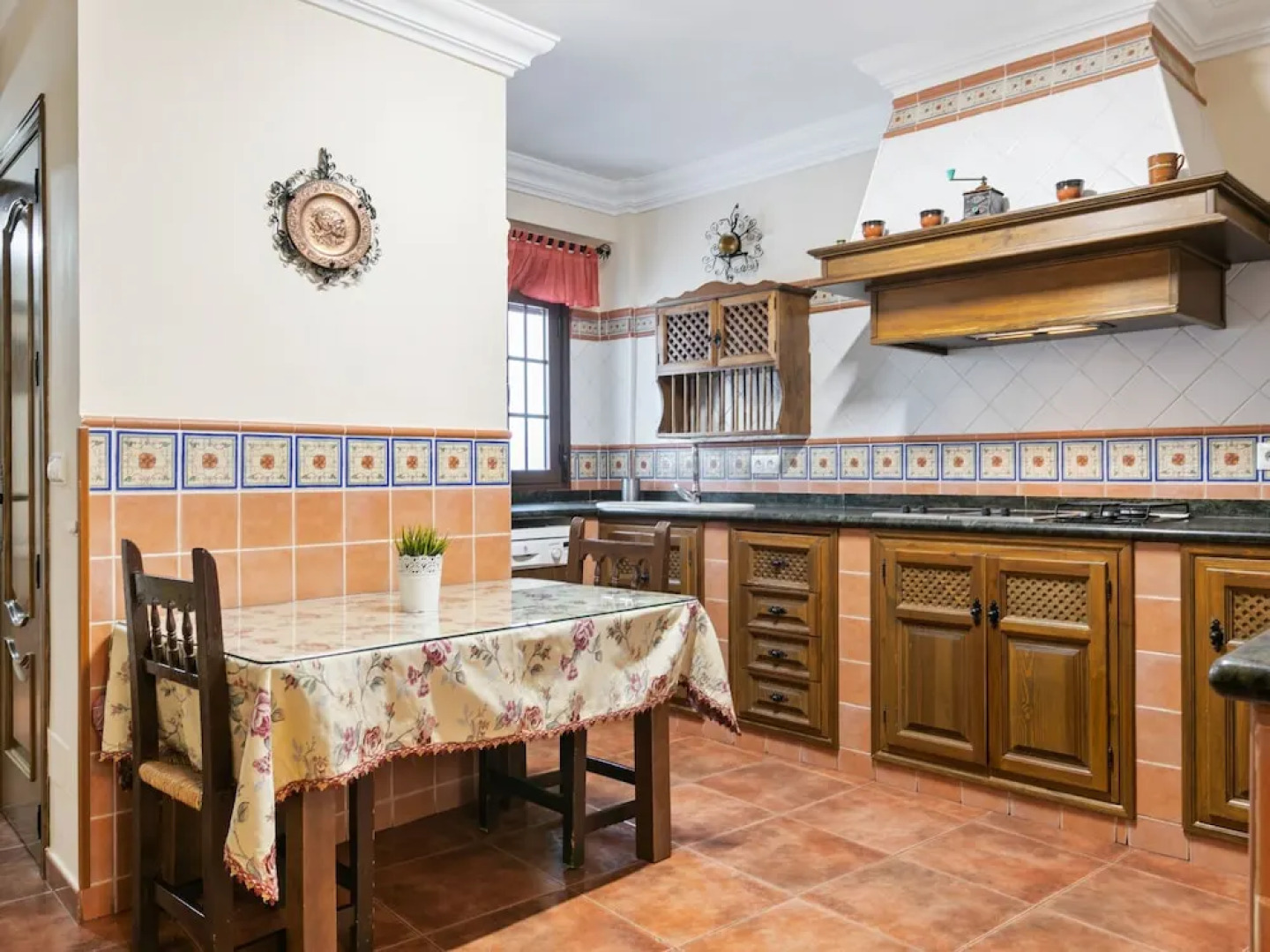 Voguish Holiday Home in Arriate With Terrace