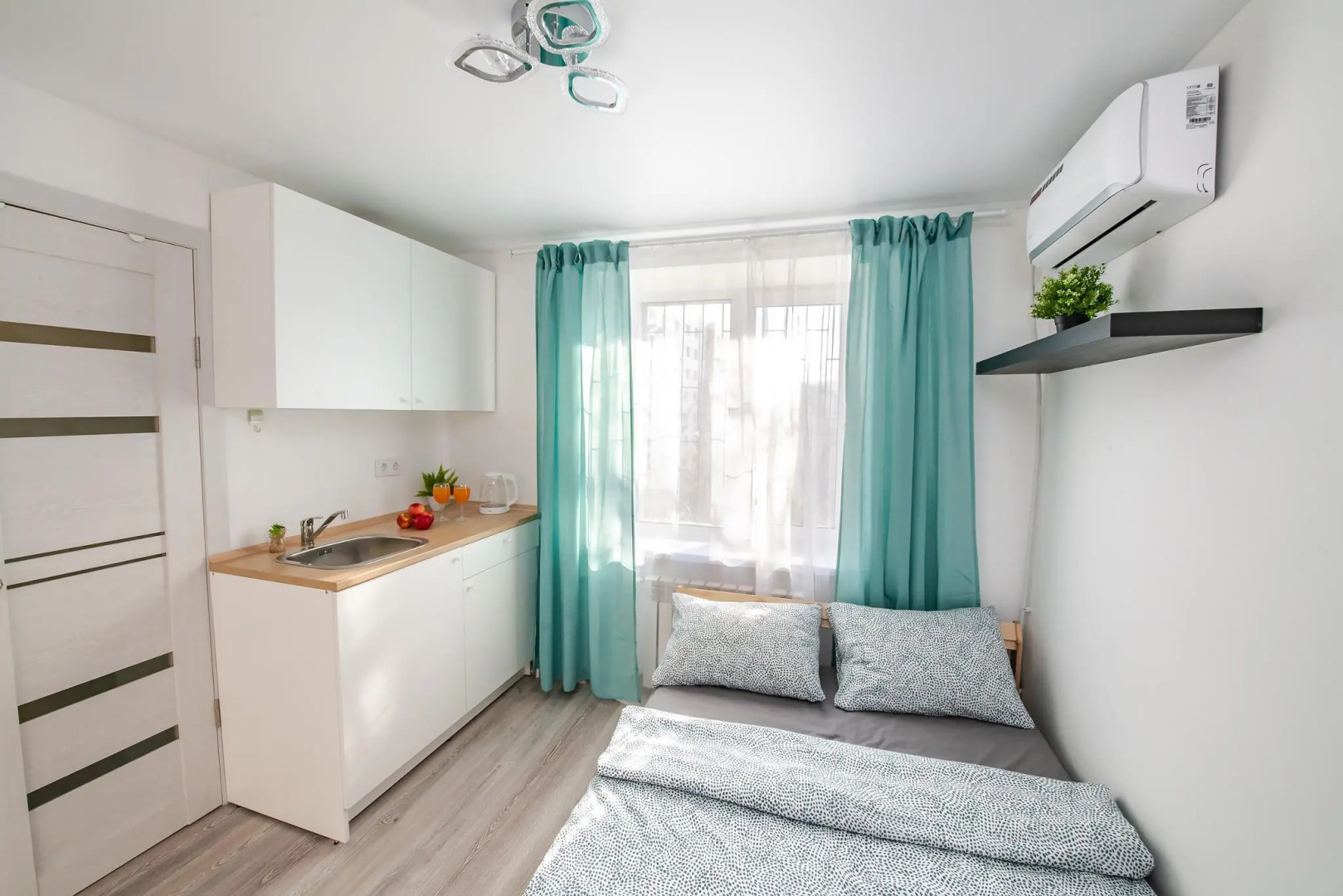 Уютные студии на проспекте 100-летия Владивостока 147