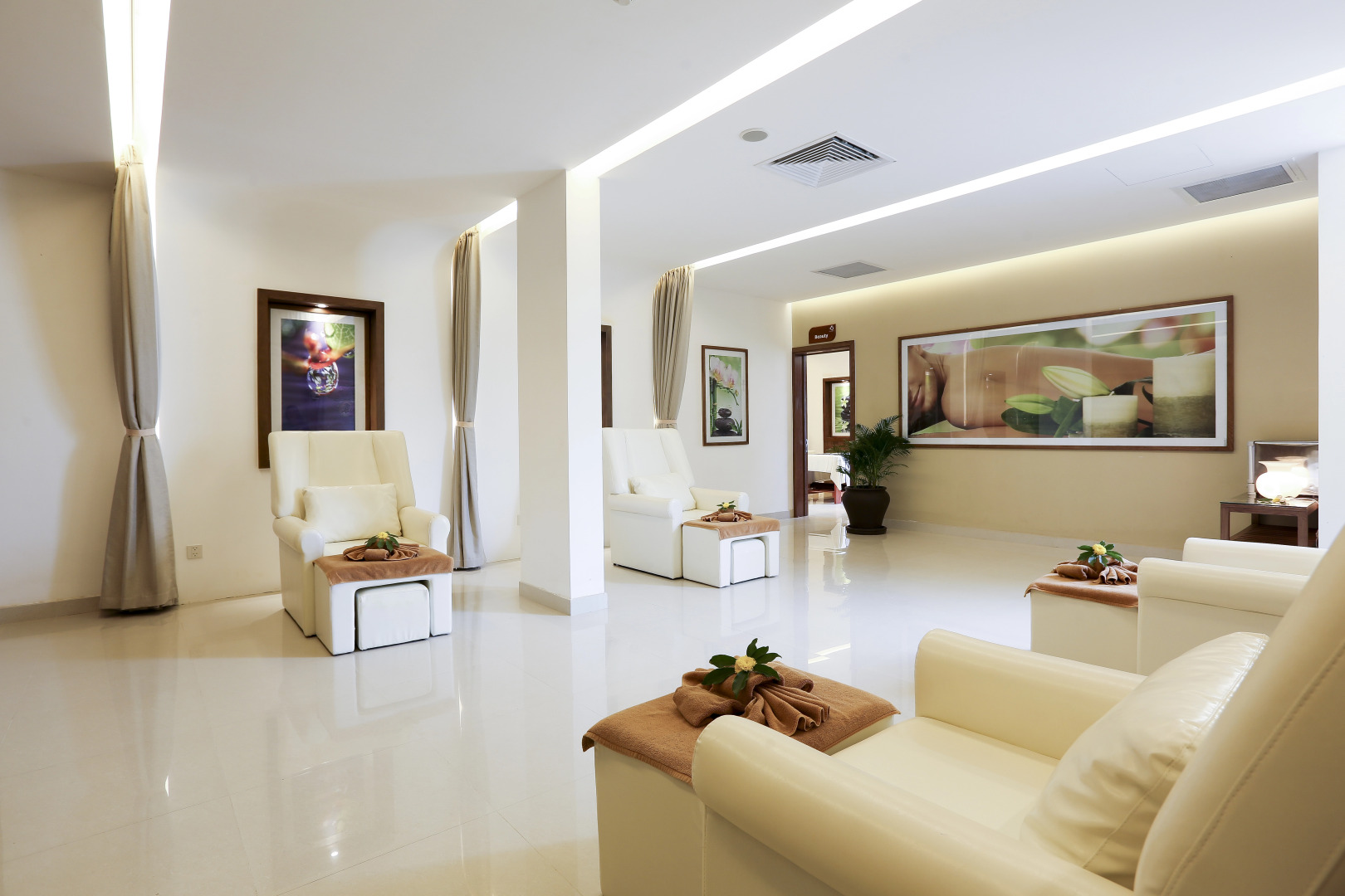 Sandy Beach Non Nuoc Resort