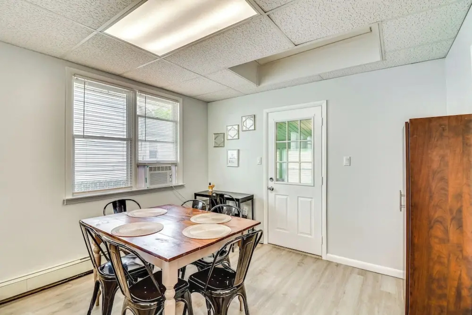 Cozy Keansburg Cottage: Walk to Beach & Boardwalk!