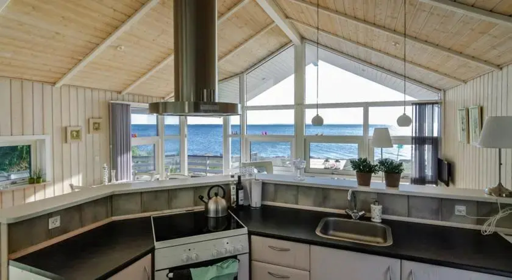 Stenene 101 Holiday House
