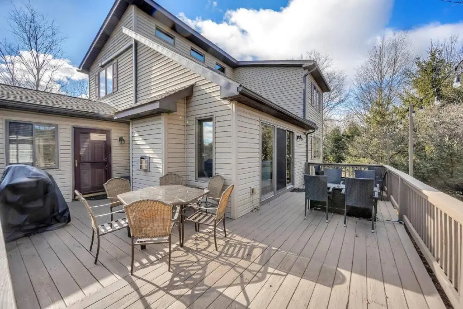 Steps To The Lake House, Hot Tub, Game Room, Deck