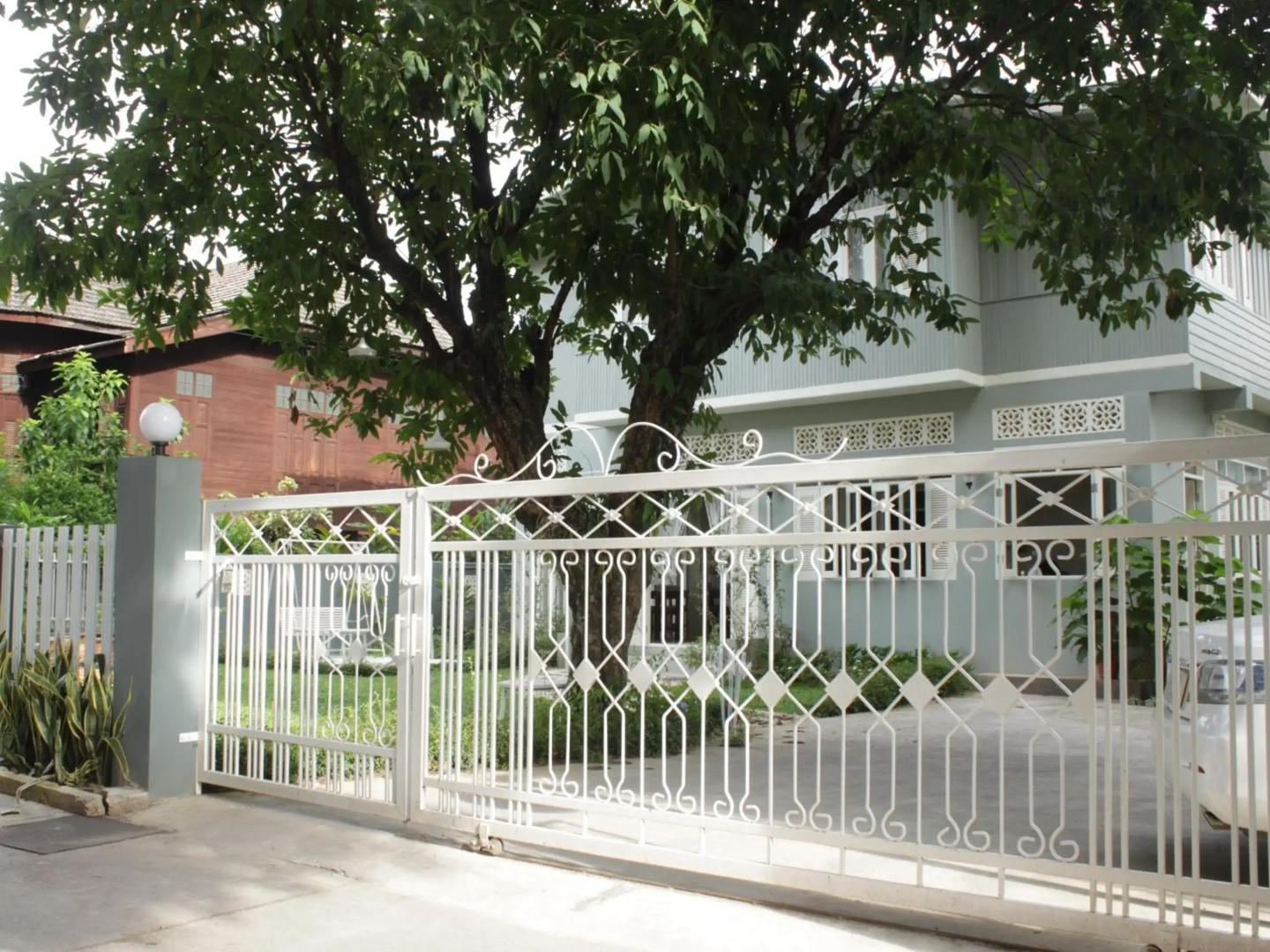 Lada House
