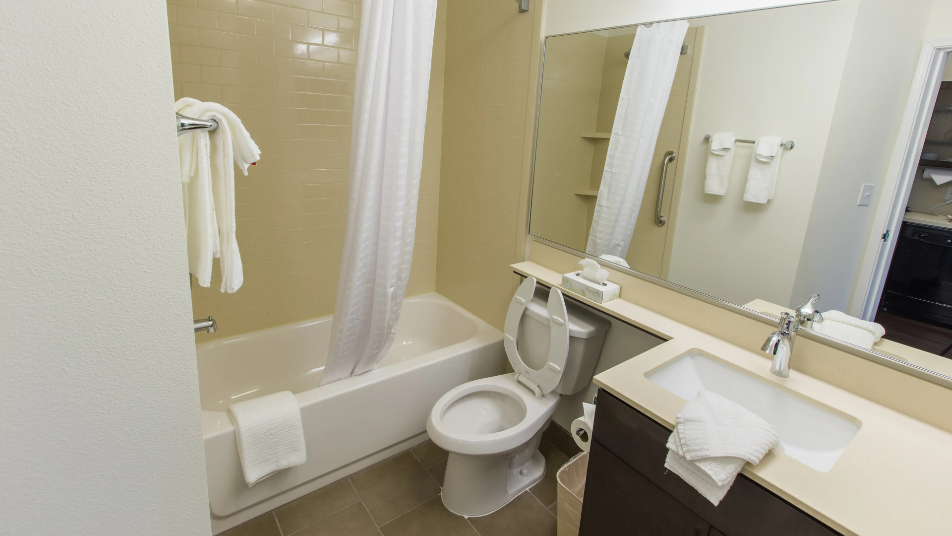 Candlewood Suites : Overland Park - W 135th St by IHG
