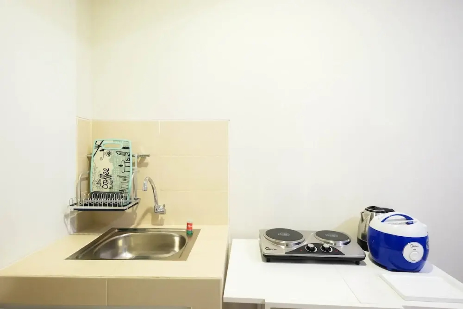 Simply Studio Saveria Apartment near ICE BSD