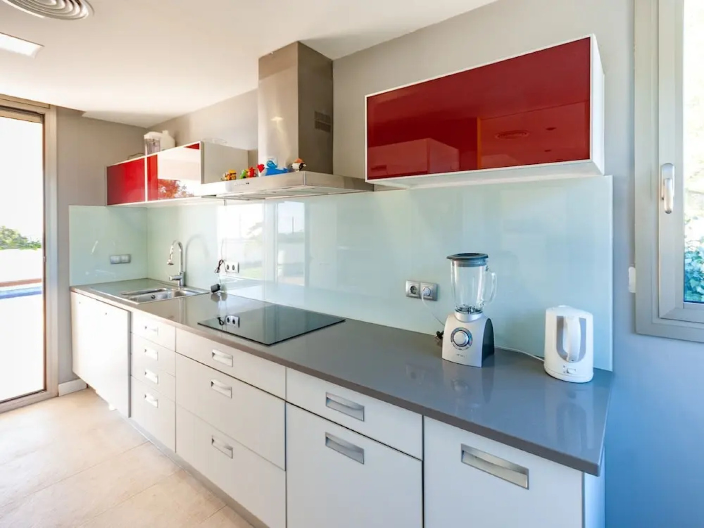 Delightful Villa in Canyelles wth Swimming Pool