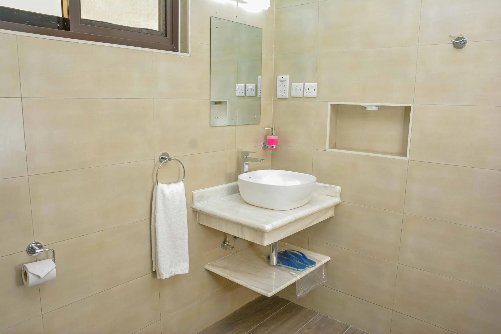 Best Western Jangwani Sea Breeze Hotel