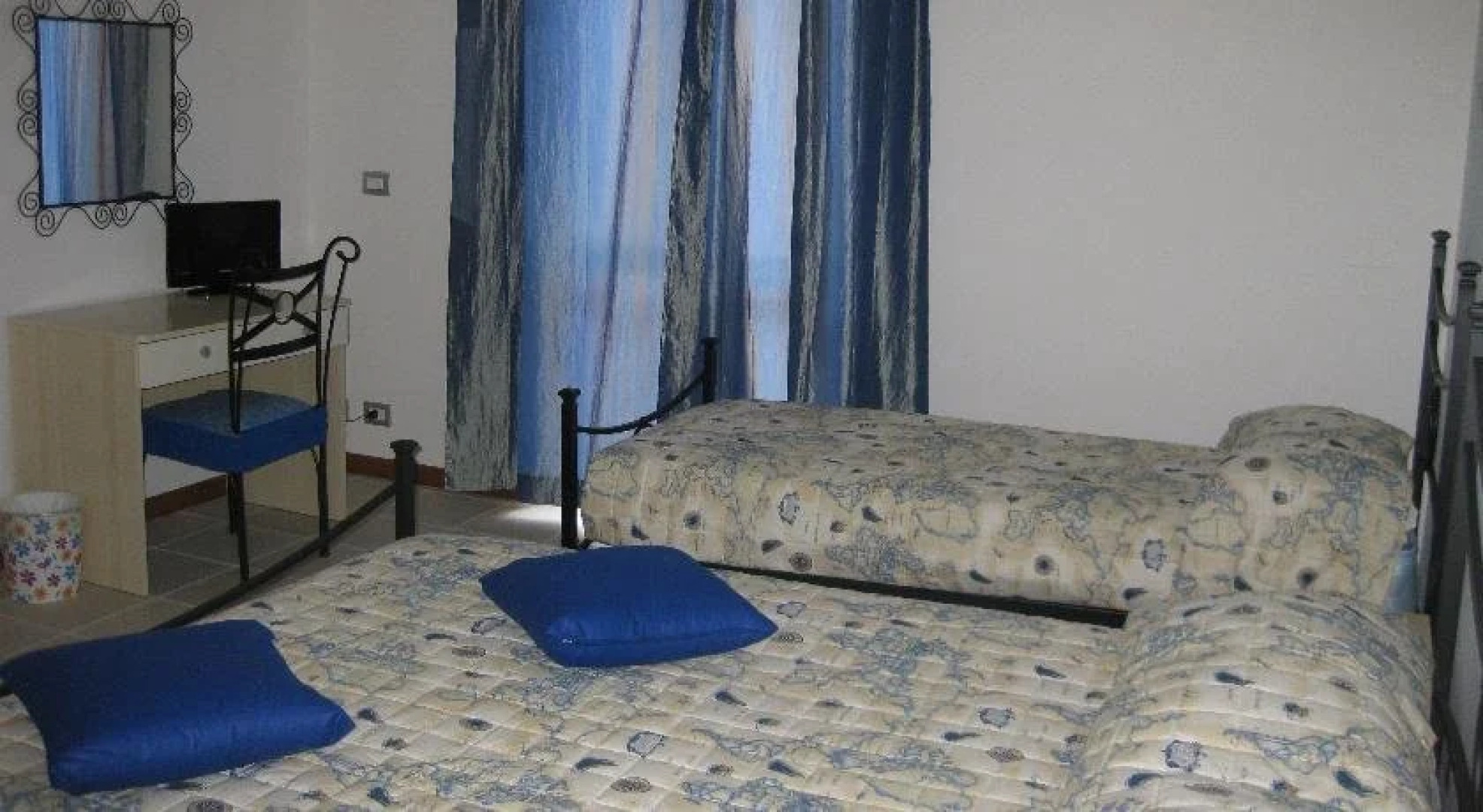 A Due Passi Dal Mare B&B