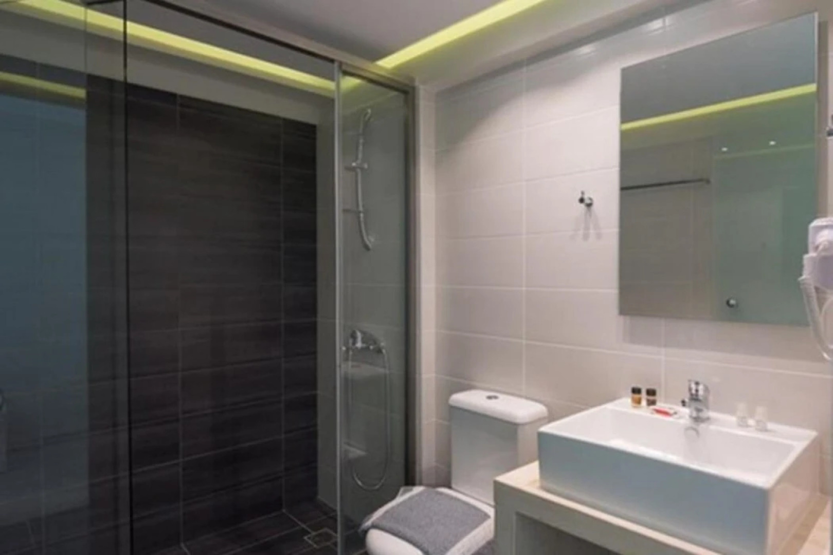 Artemis Hotel Apartments