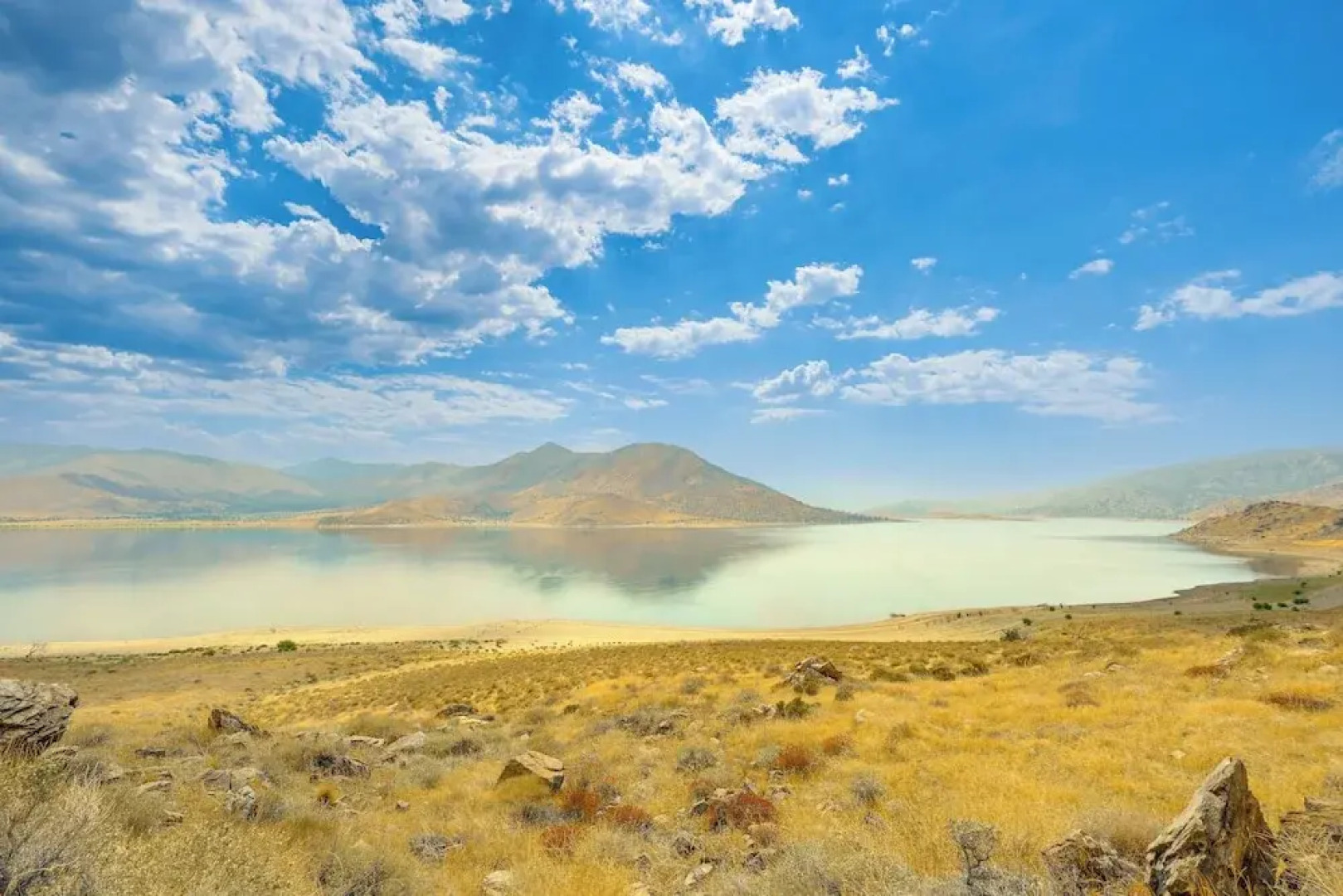 Walk to Riverfront Beach: Kernville Escape