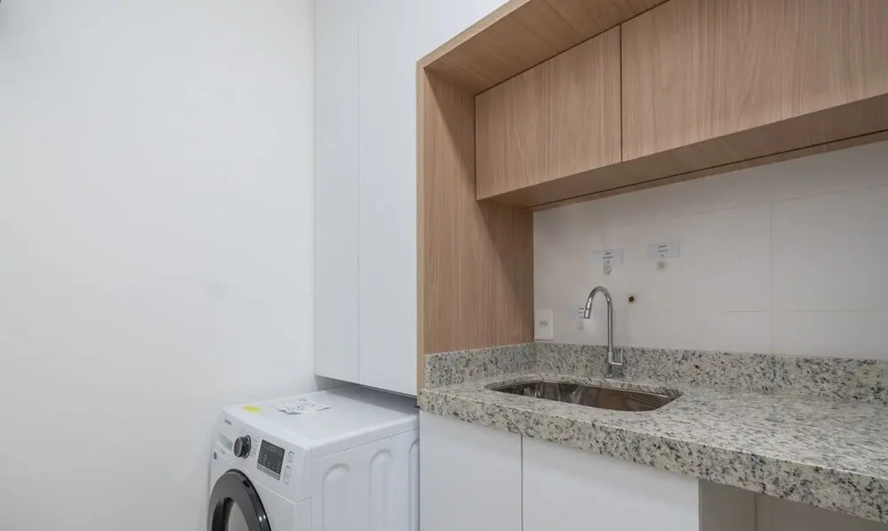 3BR Apt w/ Pool & gym 180m - Ltt803