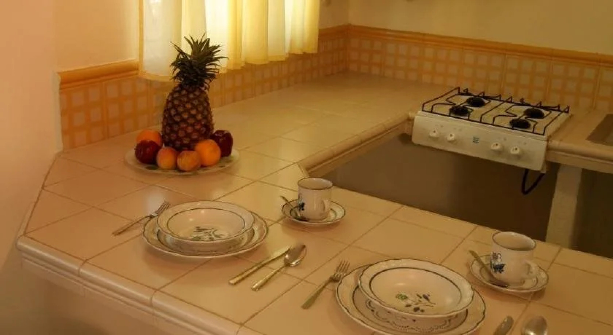 Angeles Suites Hotel