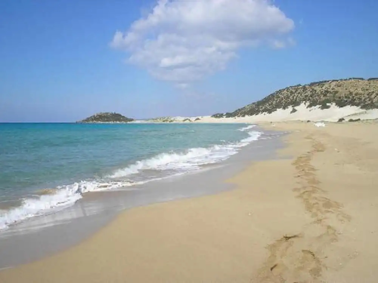 Sunny Villa, a Perfect Spacious Villa With Private Pool, Wifi & Ac in all Rooms