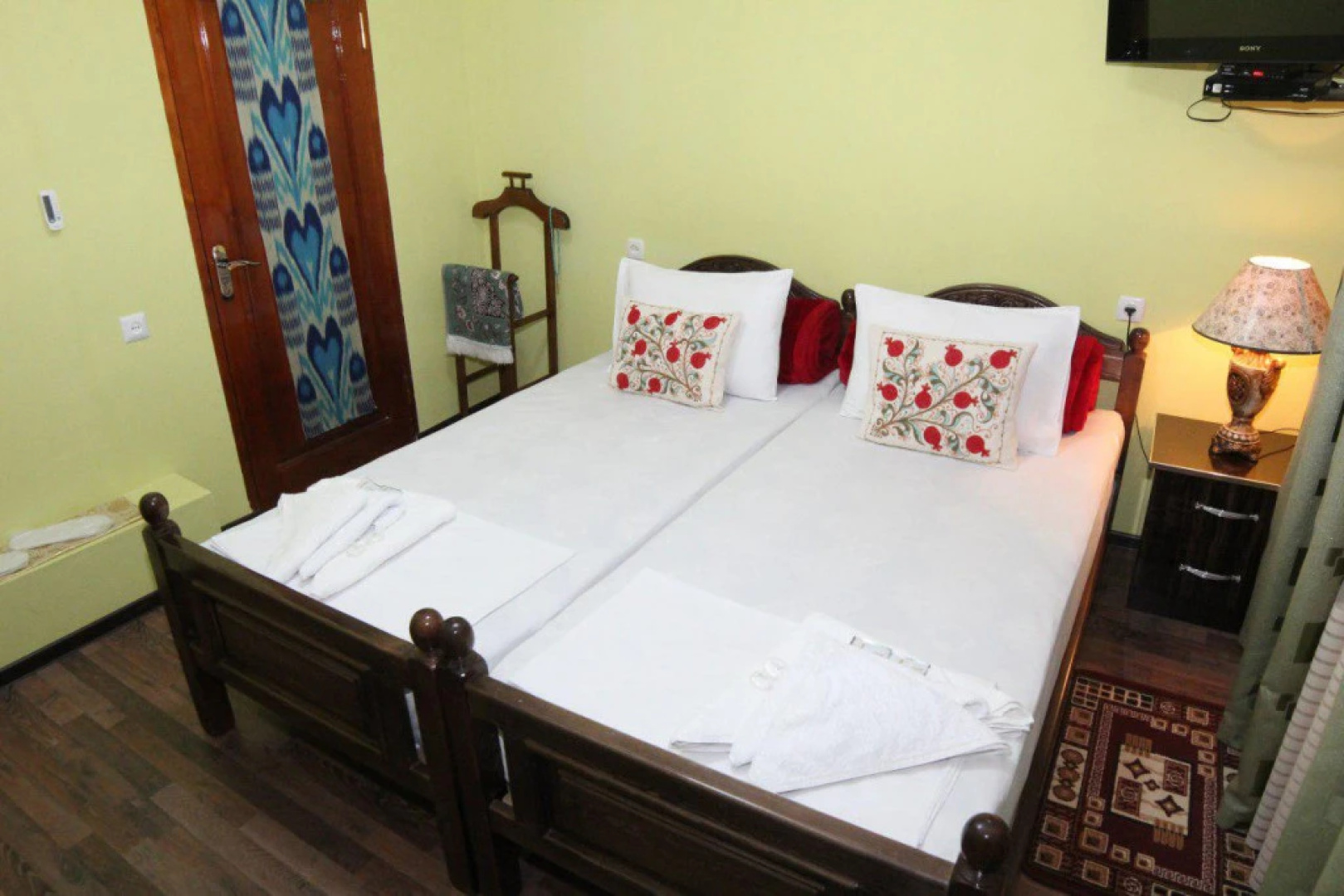 Al Mansur Guesthouse