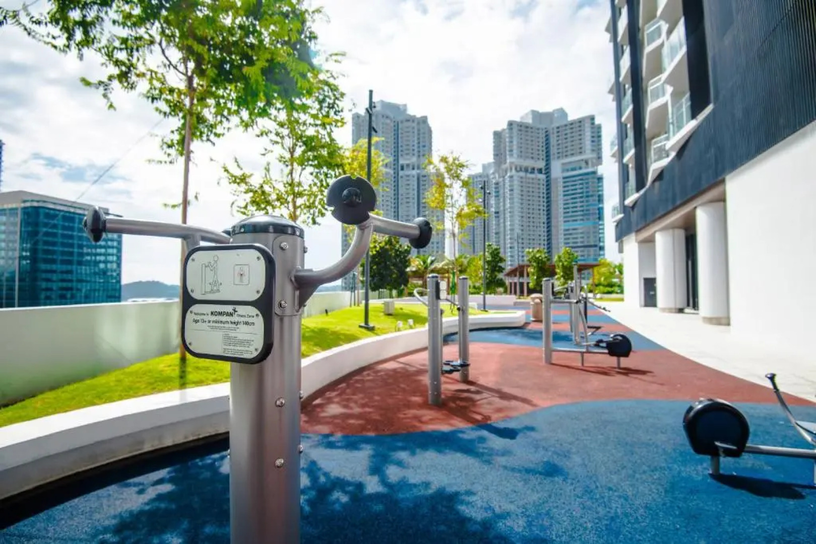 Stay @ Almas Puteri Harbour