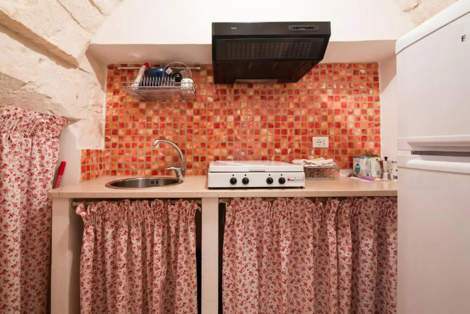 White House Flats & Studios