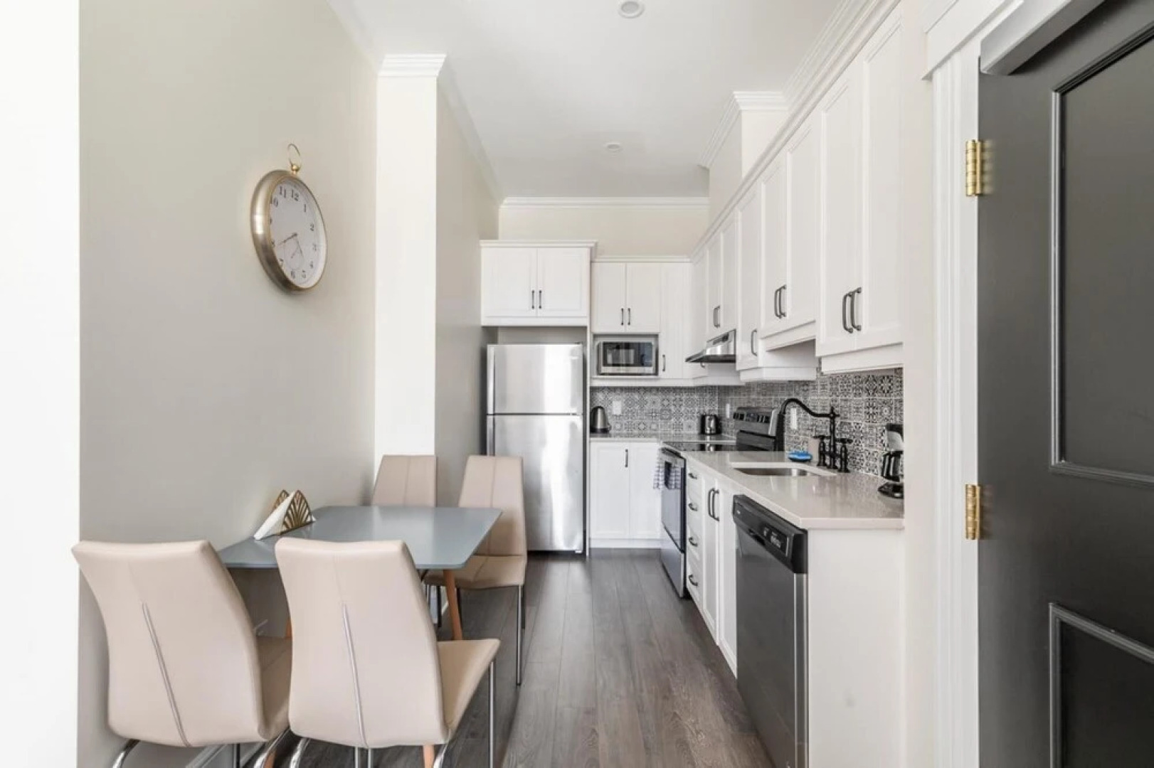 Heritage Rideau 1Br Apartment Free Parking 2