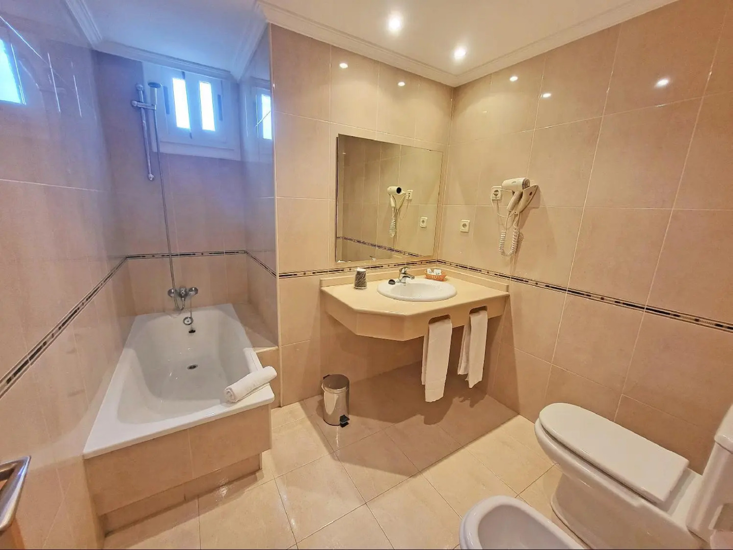 Nuevo Villa Juanita Hotel