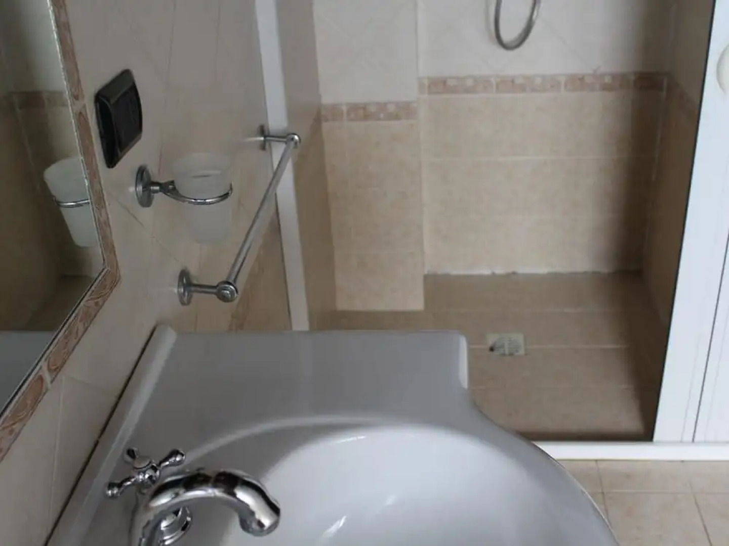 Vibrant Holiday Home in Matino With Swimming Pool