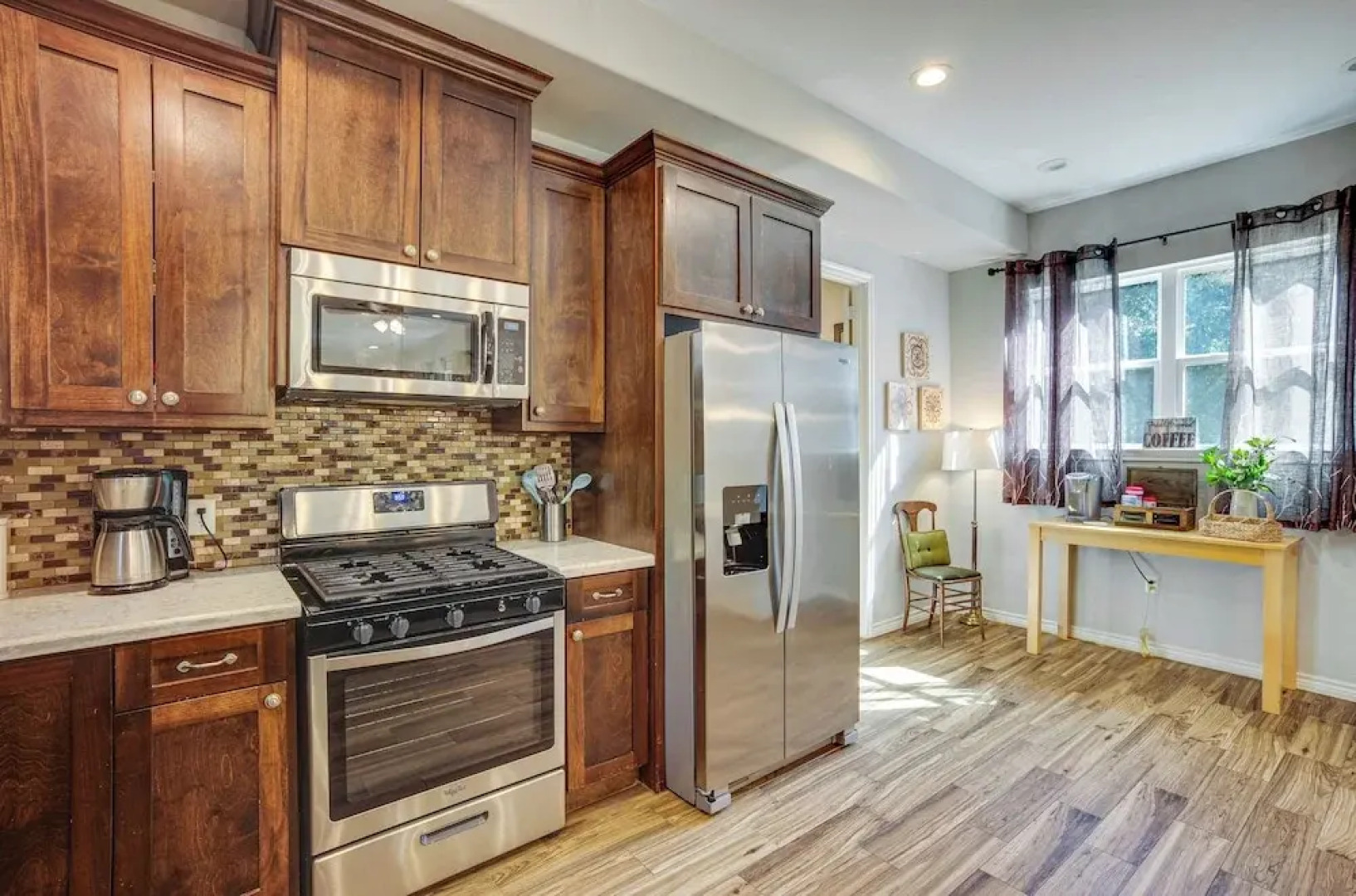 Pet-friendly Tomball Home: Walk to Main Street!