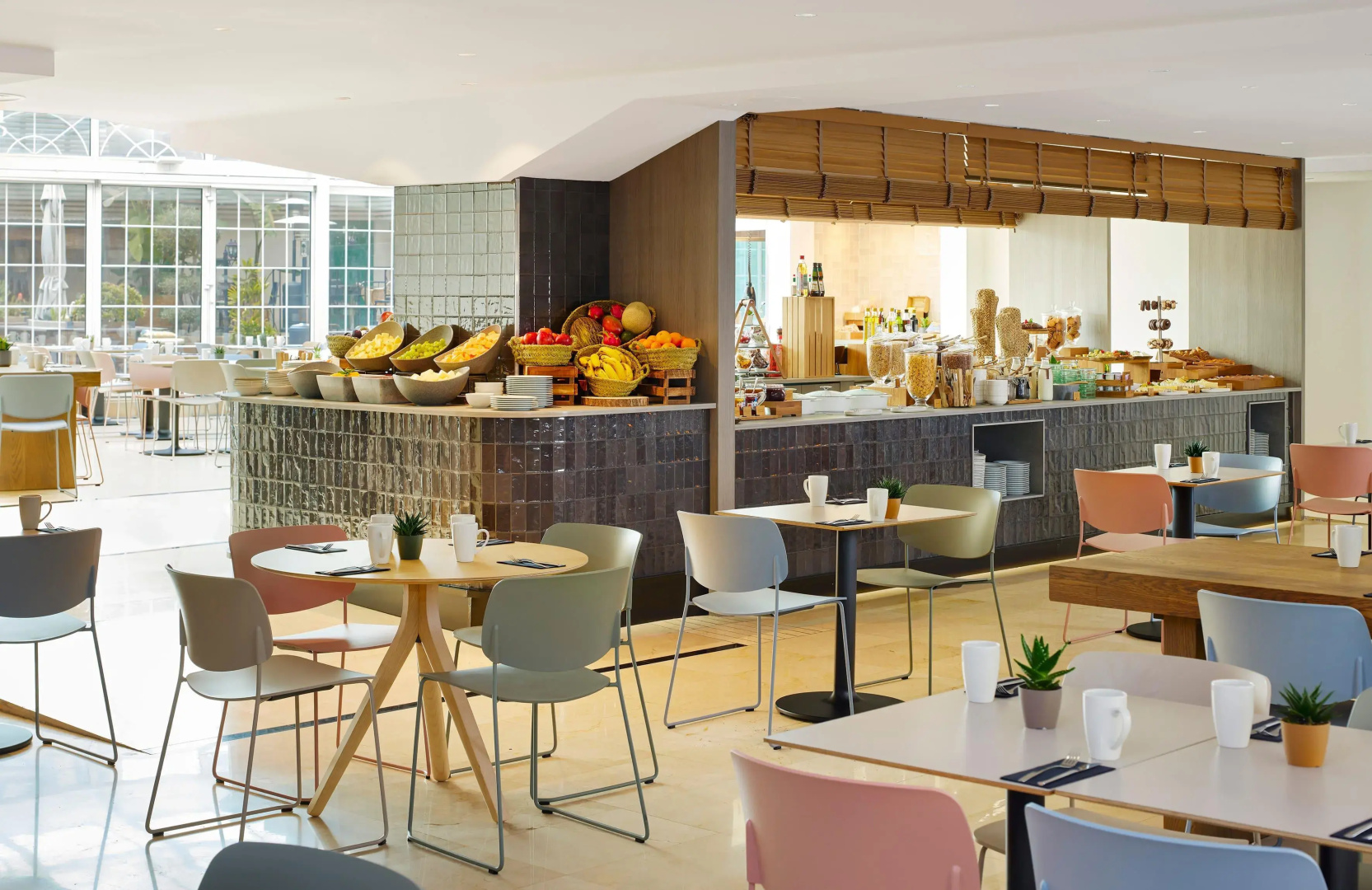Отель INNSiDE by Melia Barcelona Apolo