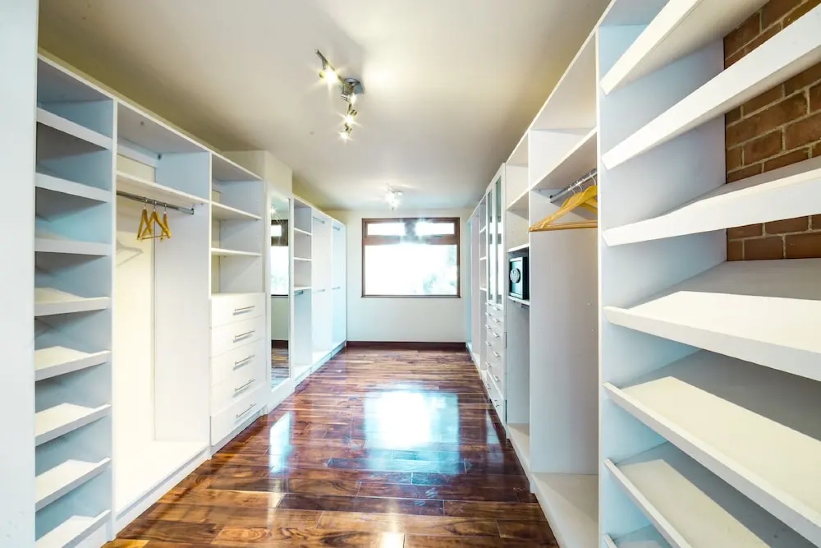 La Casa - Luxury Boutique Hotel