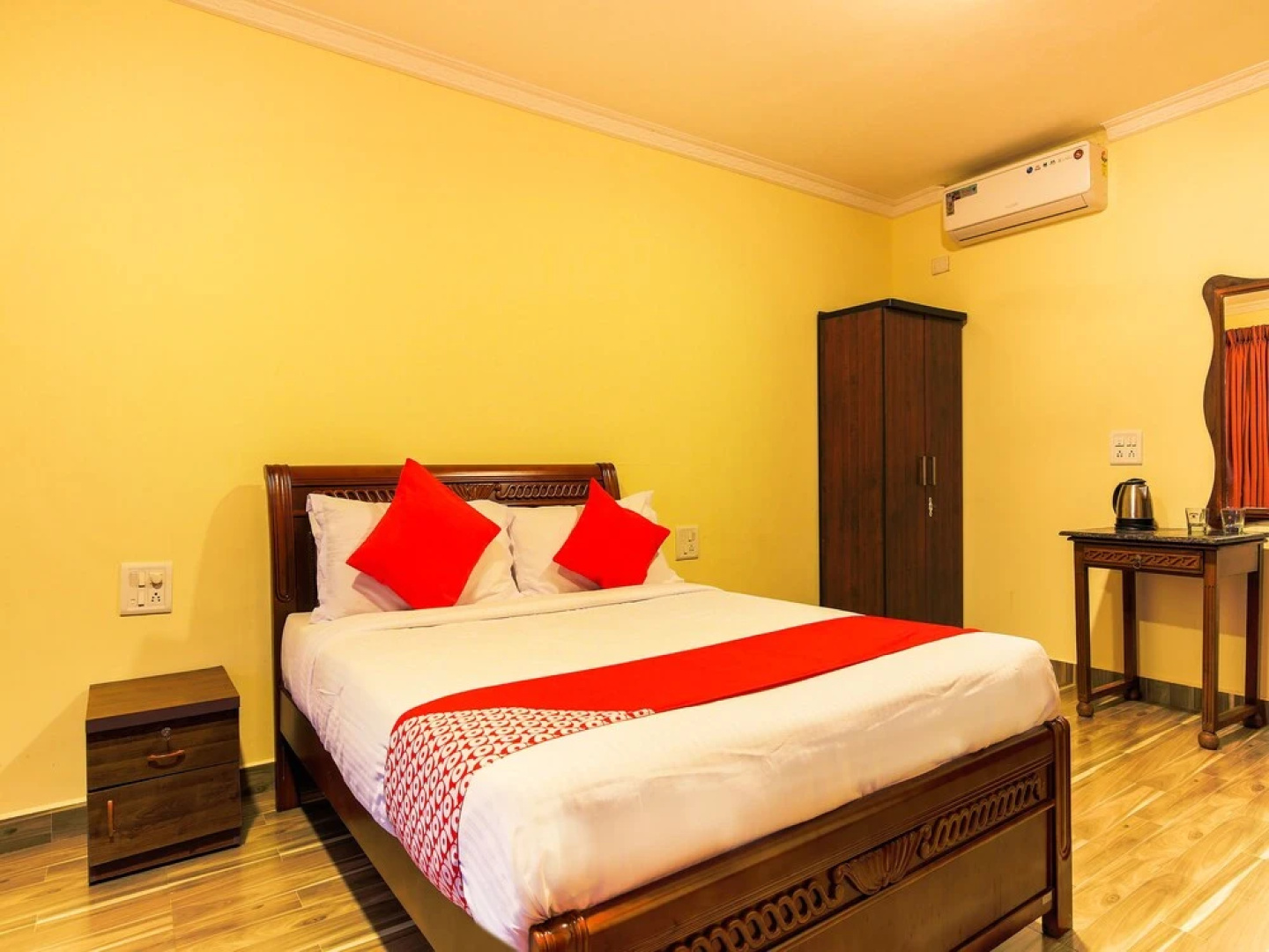 OYO 22410 Mandovi Riverfront Hotel By Ben Hospitalities