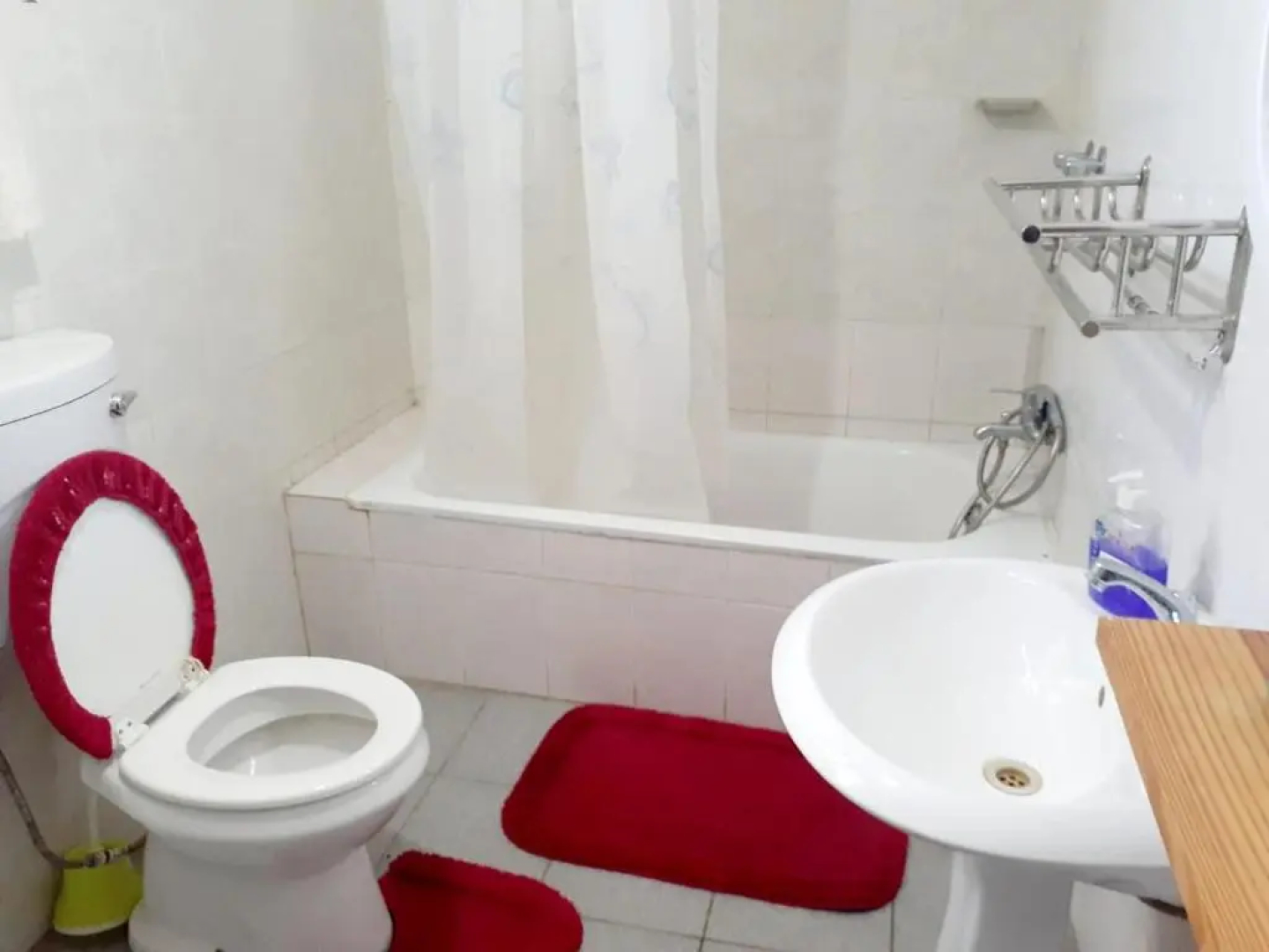 Landa's Guest House