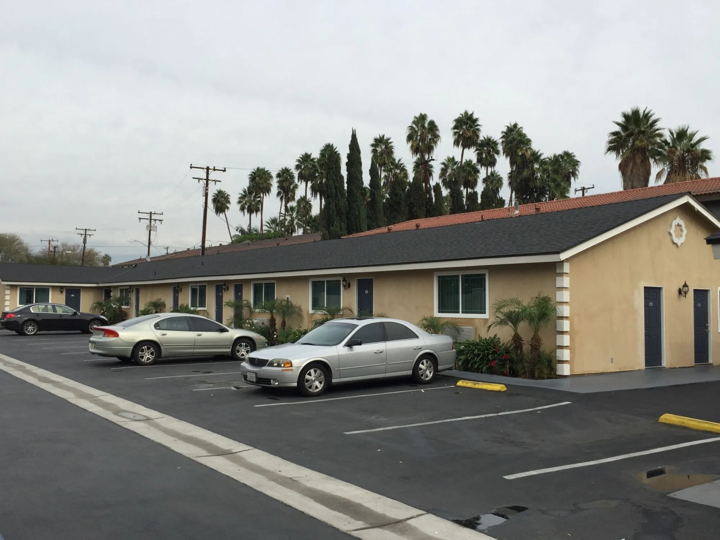 Walnut Inn & Suites West Covina