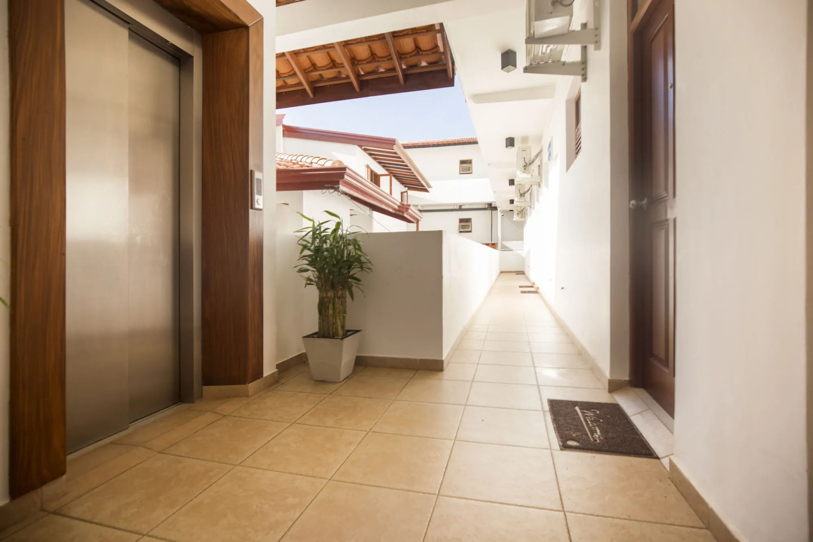 Rockside Beach Resort