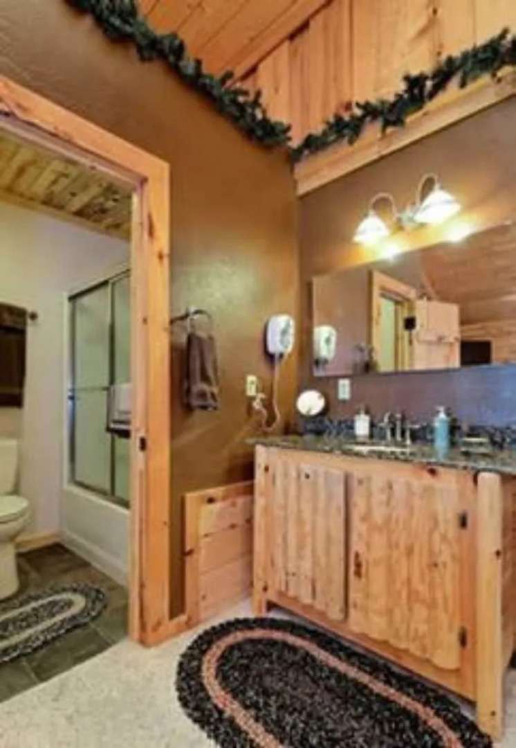 White River Lodge Bed and Breakfast