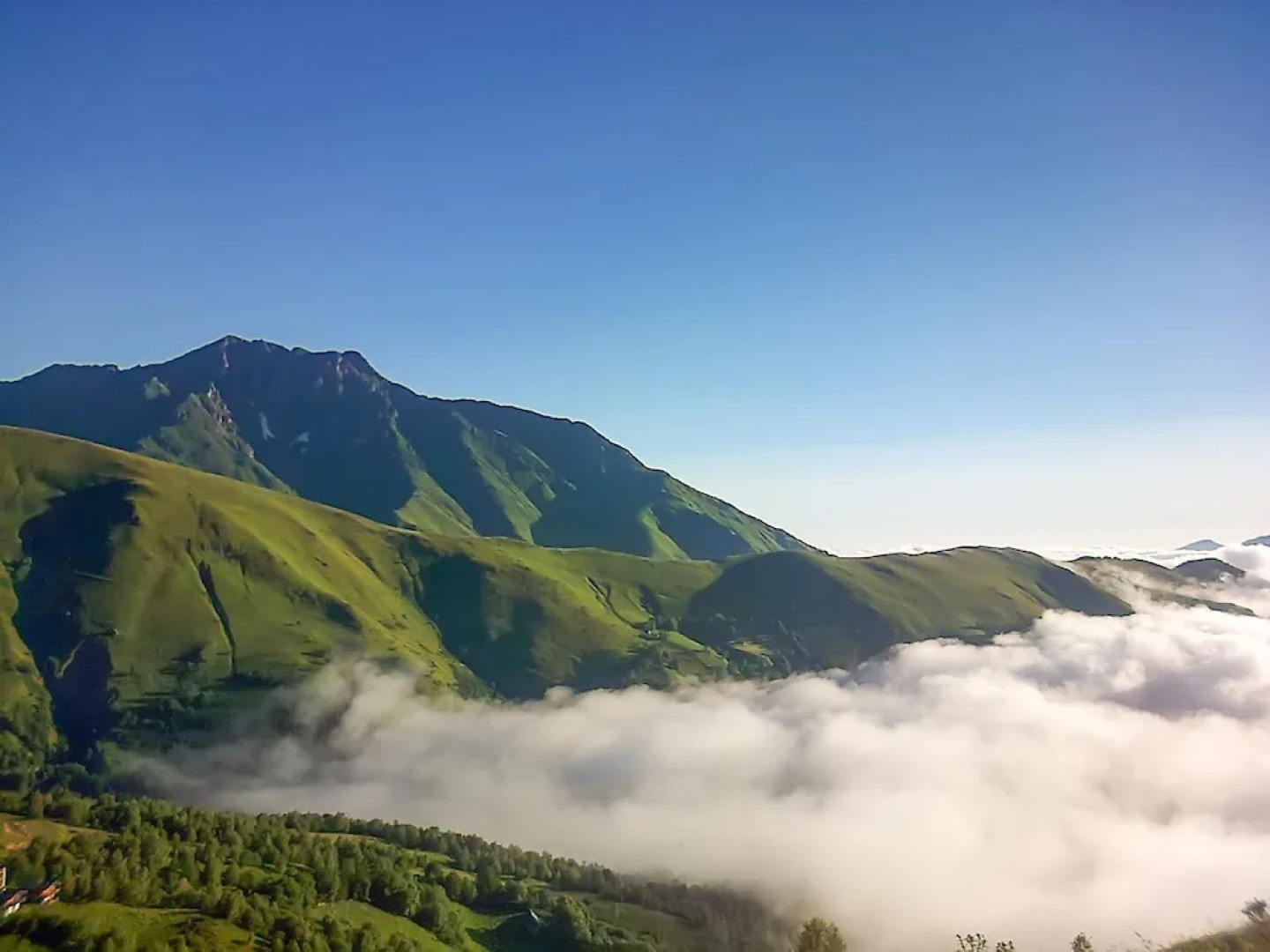 Studio in Saint-lary-soulan, With Wonderful Mountain View and Wifi - 1