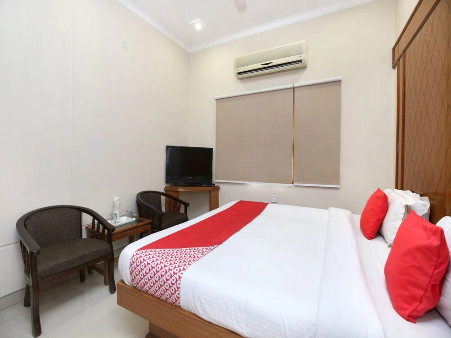 OYO 1044 Hotel Basera Vintage