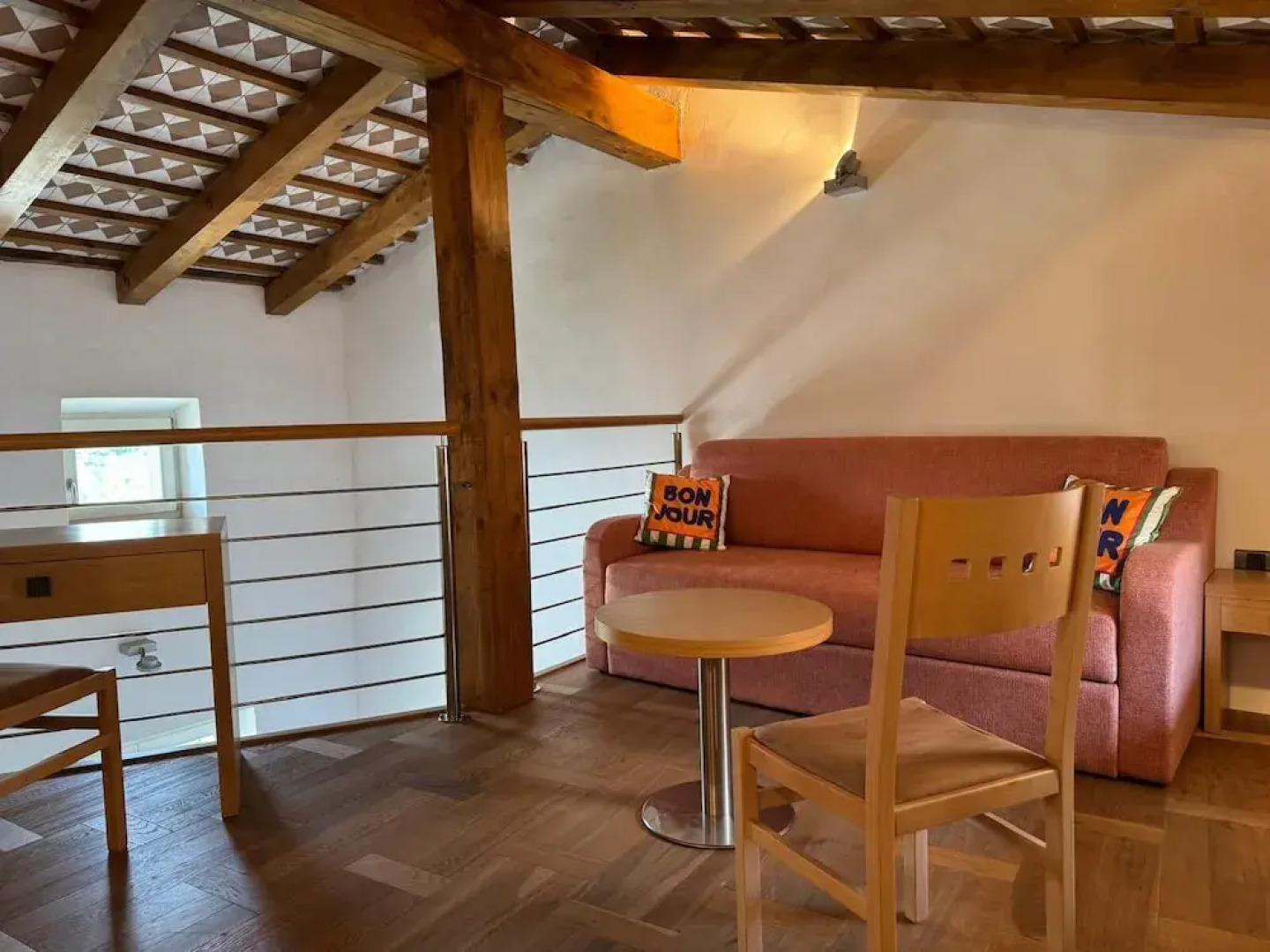 SMARTnoOK Rooms & Apartment