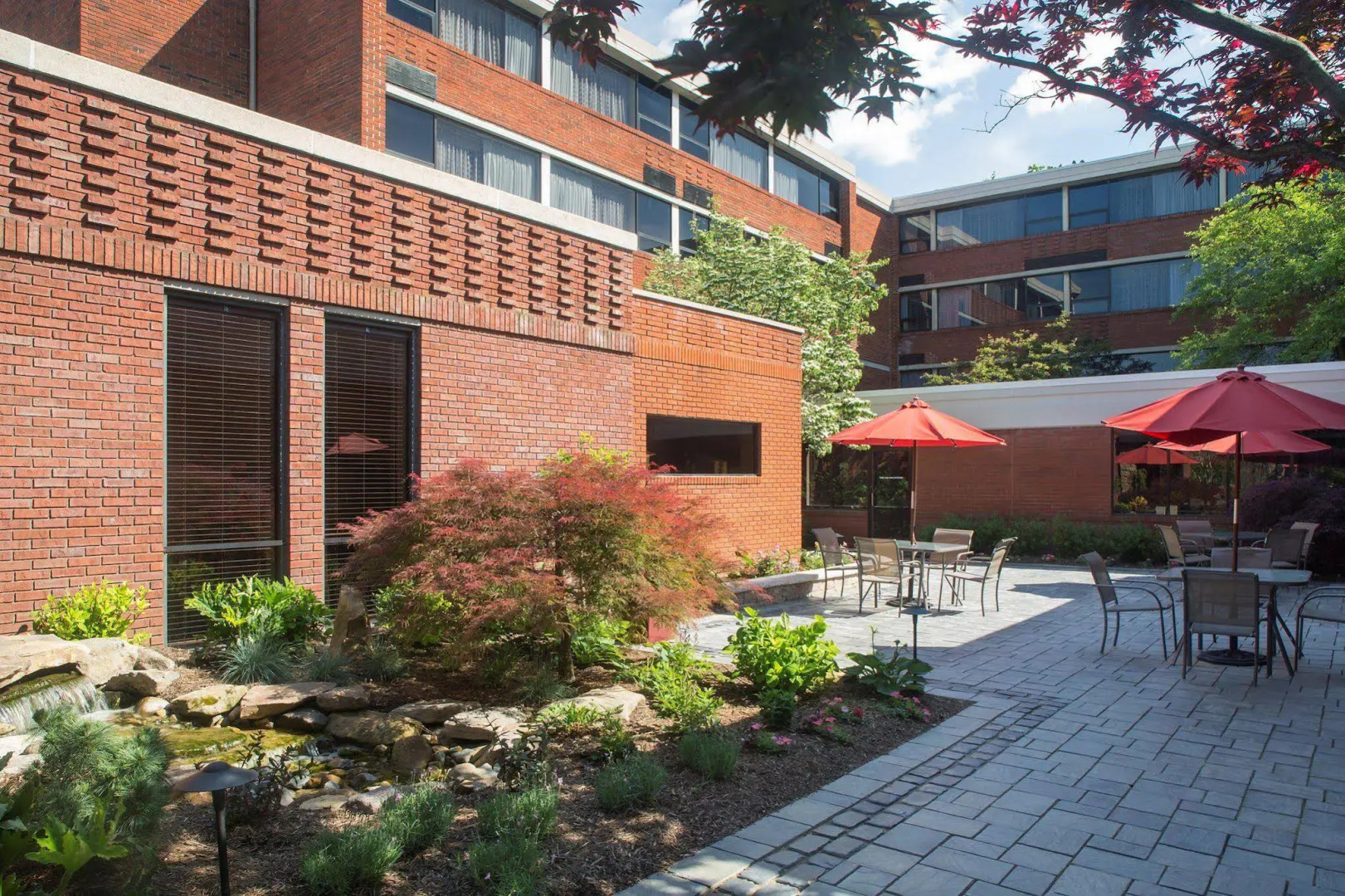 DoubleTree by Hilton Akron Fairlawn