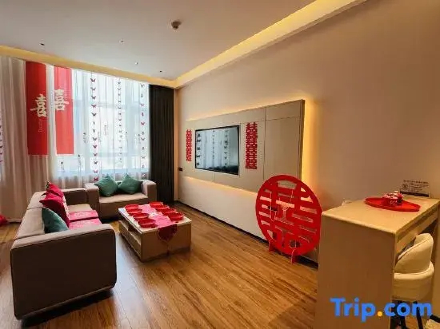 Qiji Hotel (Haicheng Development Zone Experimental School Branch)