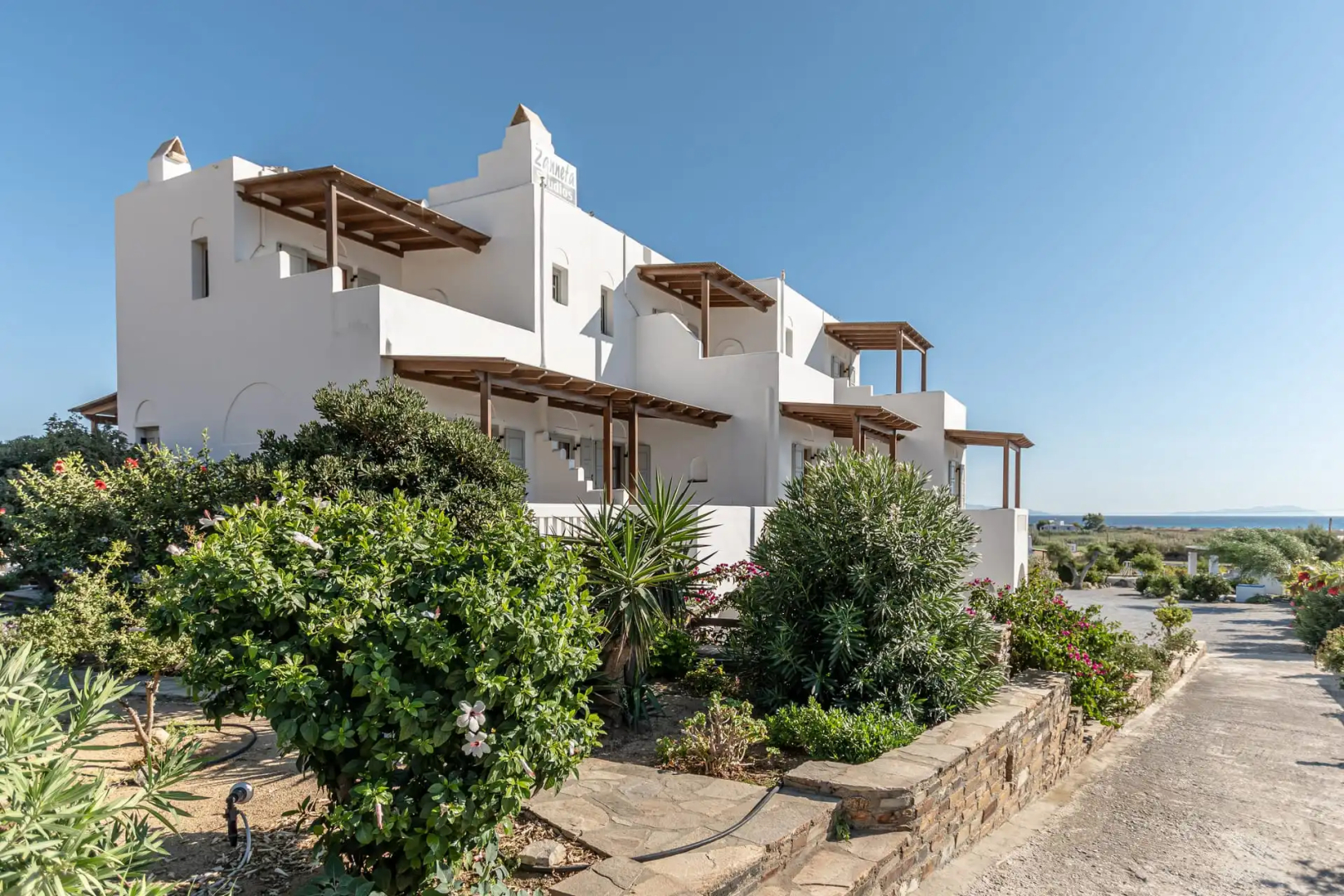 Zanneta Apartments & Suites