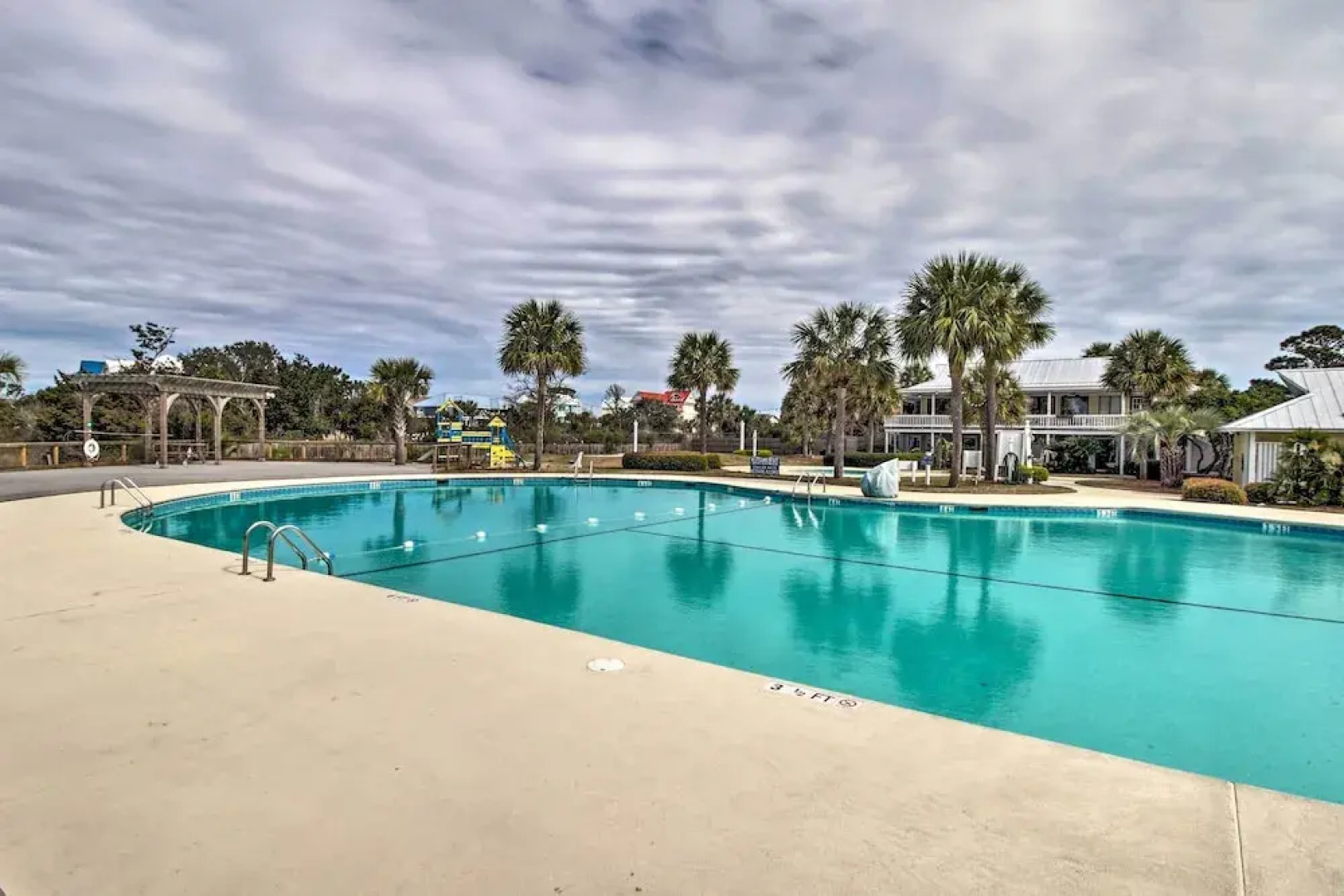 Oceanfront St Helena Island Condo w/ Beach Access!