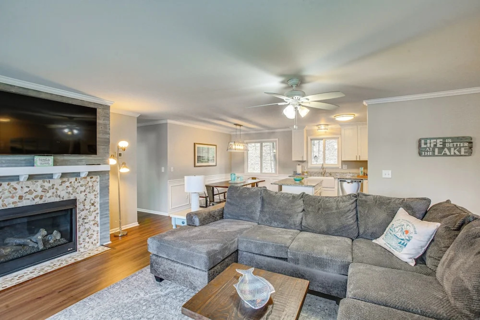 5 Mi to Mt Holiday: Spacious Home w/ Lake Views
