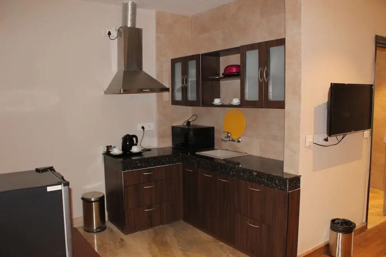 Ariya Hotel