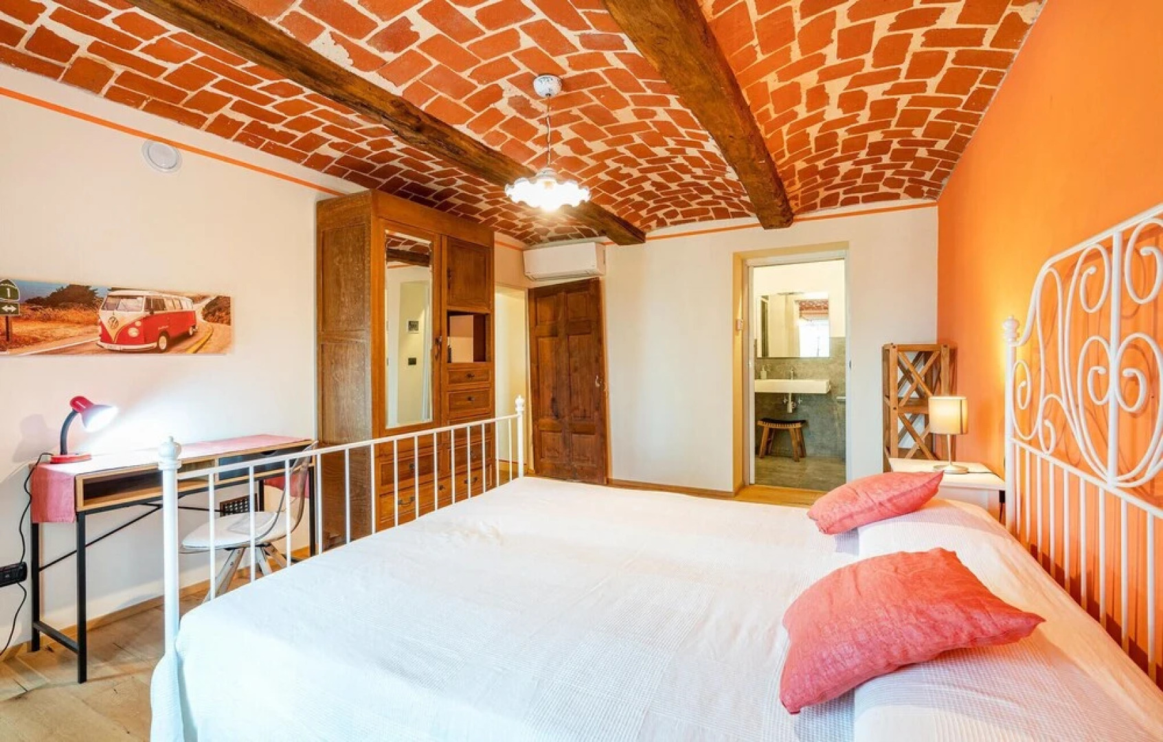 Amazing Home in Belveglio With 4 Bedrooms and Wifi