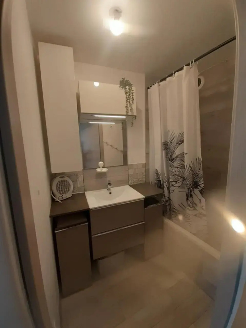 Chazey sur Ain, agréable petite maison de village