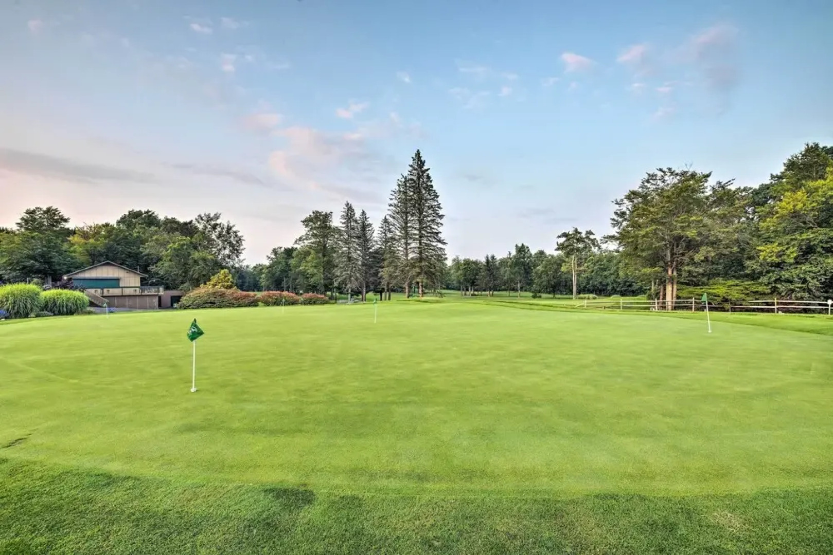 Tobyhanna Home w/ Hot Tub, Fire Pit, Deck + Grill!