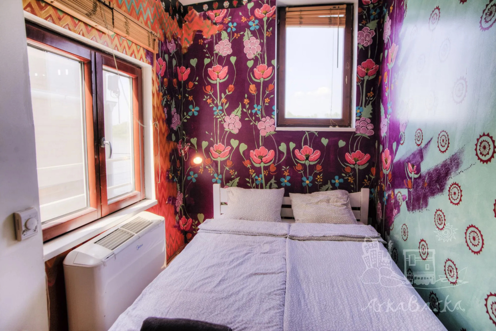 ArkaBarka Floating Hostel and Apartments