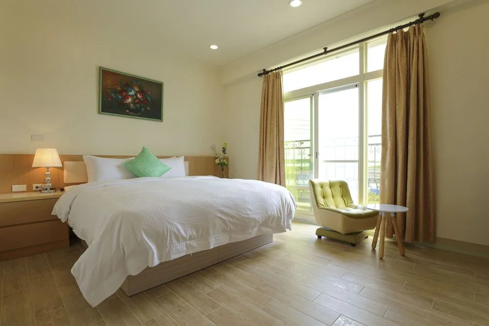 Tianyi Xuanyuan station homestay