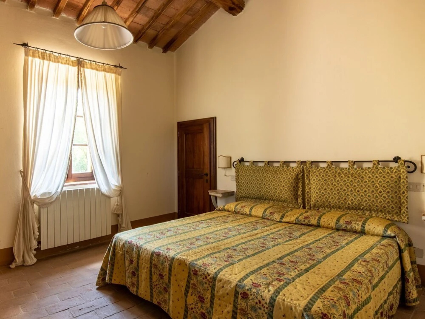 Vintage Apartment in Rapolano Terme with Swimming Pool